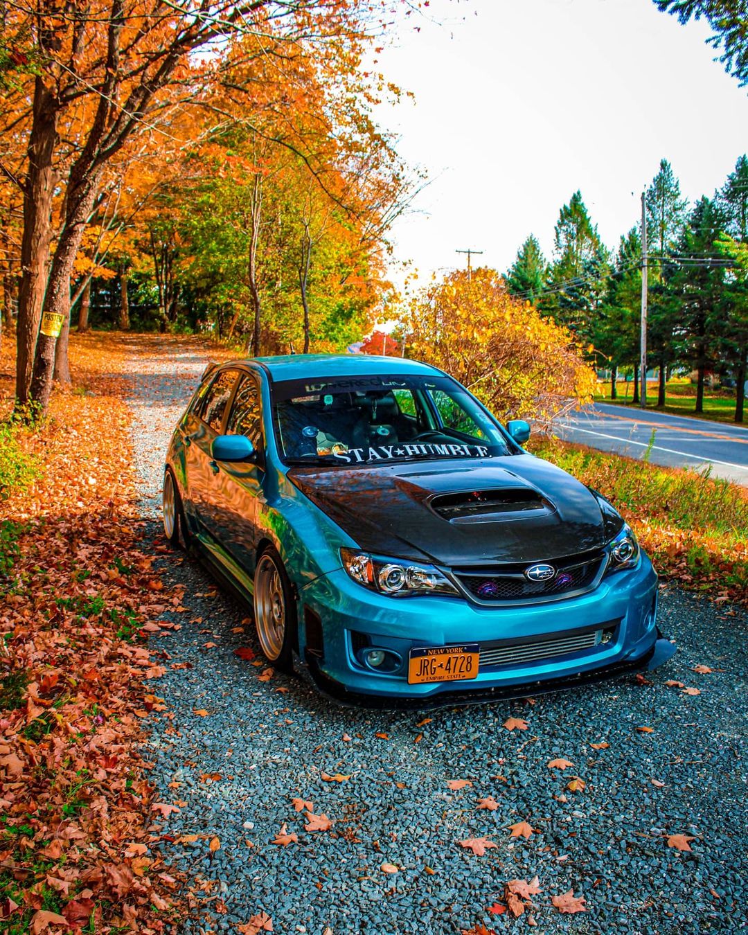 What is vinyl decal and does it worth to put it on your car?