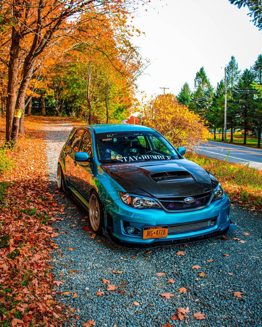 What is vinyl decal and does it worth to put it on your car?
