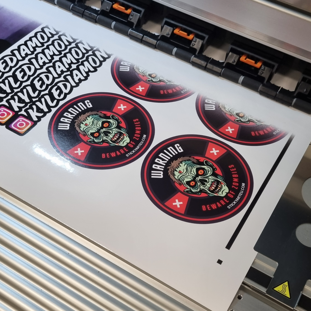 Wide Fit Sticker Custom Round Waterproof stickers – stickyart